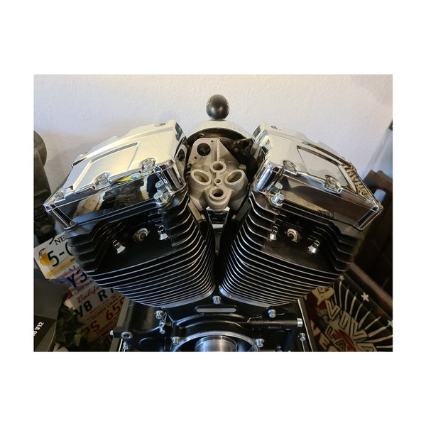 Zapfanlage aus Harley Davidson „Twin Cam S&S“ Motor mit Kühlschrank