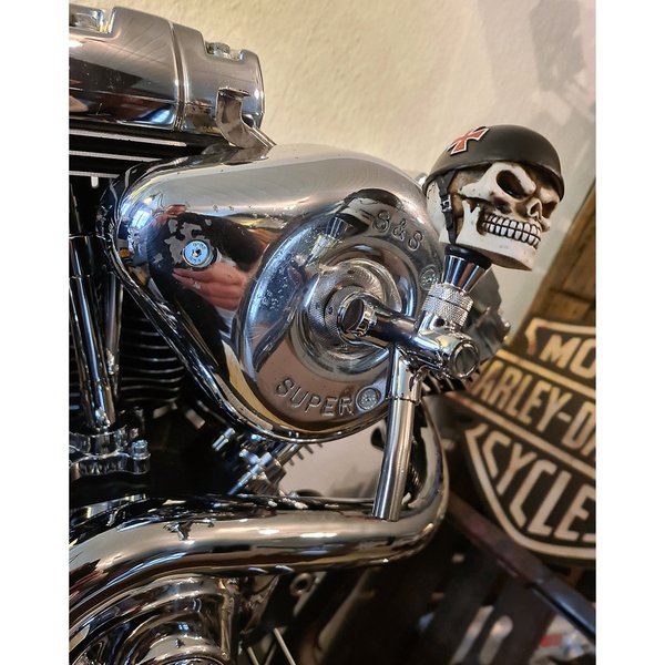 Zapfanlage aus Harley Davidson „Twin Cam S&S“ Motor mit Kühlschrank